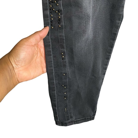 Melissa McCarthy Women's Black Studded High-Rise Jeans - Picture 4 of 9